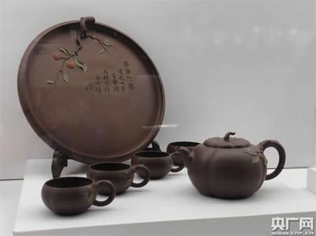 紫砂为媒共谋发展 2020“中国陶都 陶醉中国”宜兴紫砂艺术展在沪开幕